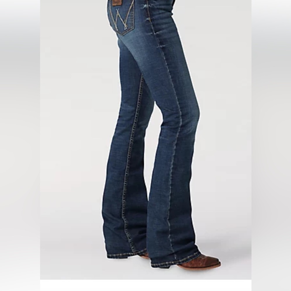 Wrangler boot cut Retro Mae Jean size 7x34